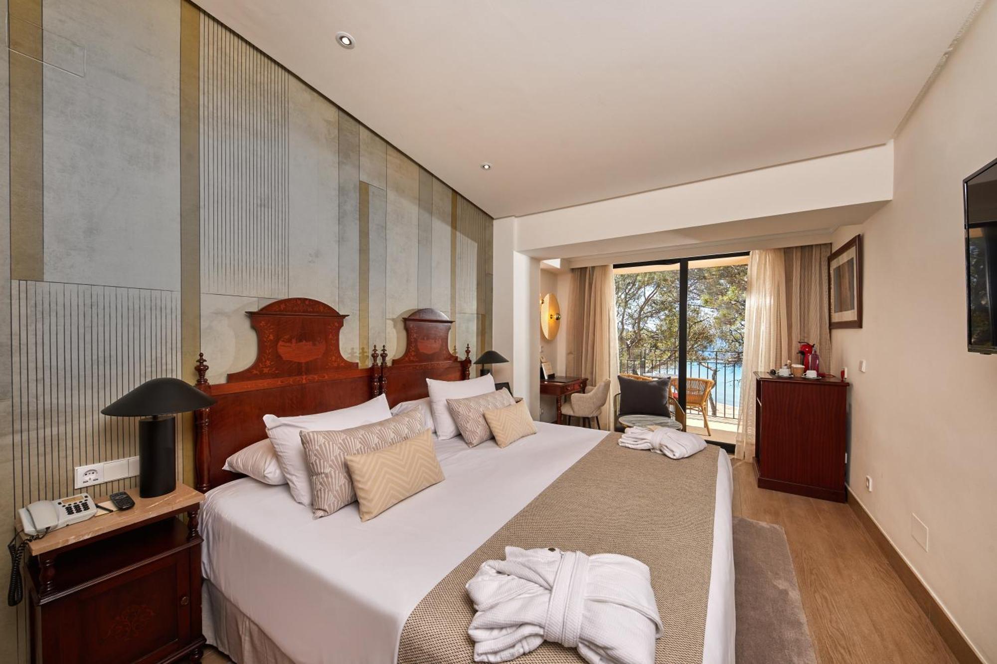 Secrets Mallorca Villamil Resort & Spa - Adults Only Παγκουέρα Εξωτερικό φωτογραφία A room at the hotel