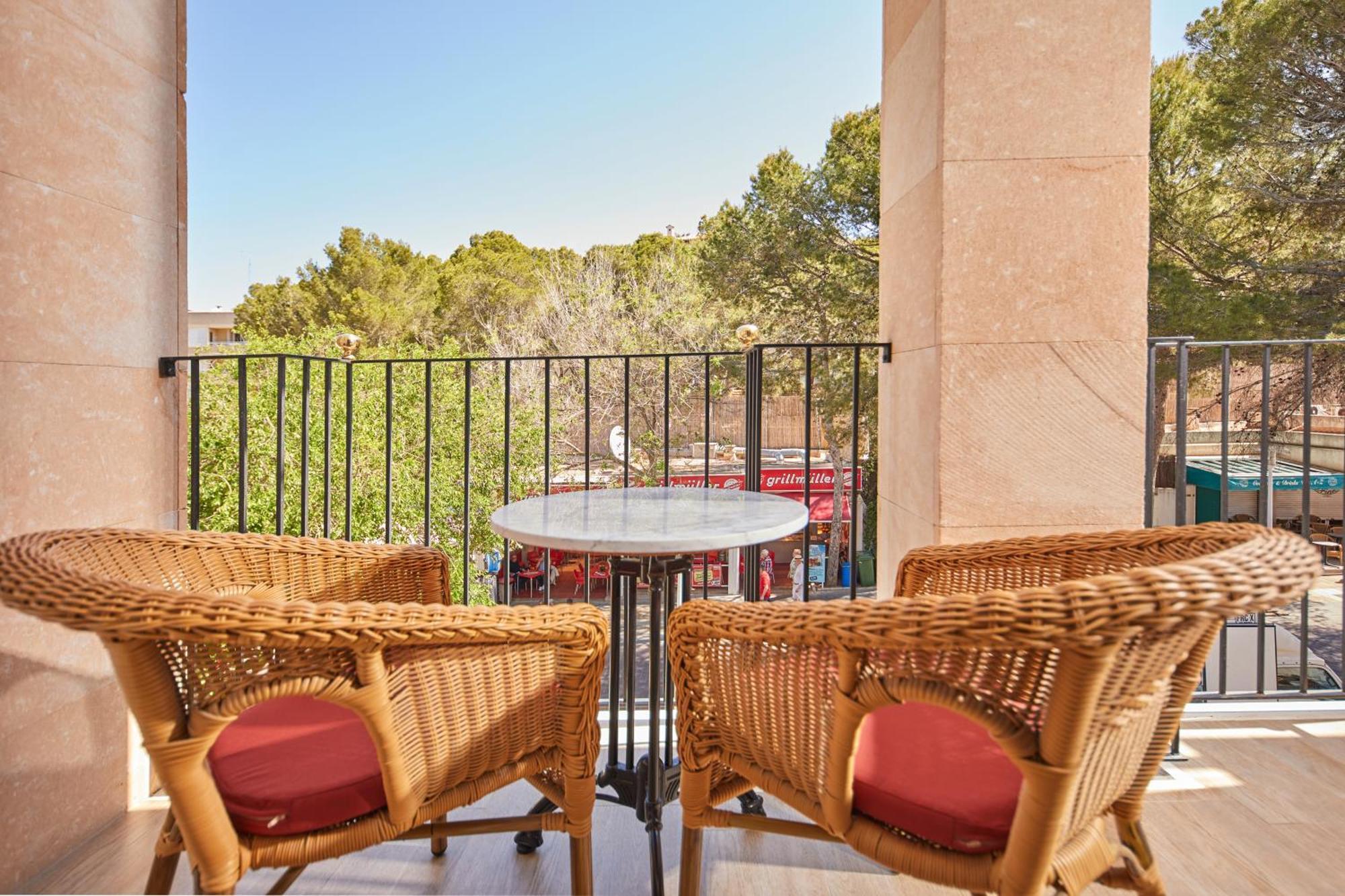 Secrets Mallorca Villamil Resort & Spa - Adults Only Παγκουέρα Εξωτερικό φωτογραφία A balcony at the hotel