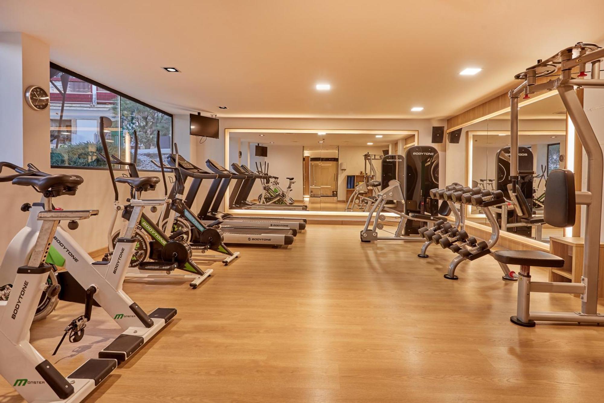 Secrets Mallorca Villamil Resort & Spa - Adults Only Παγκουέρα Εξωτερικό φωτογραφία The gym at the hotel