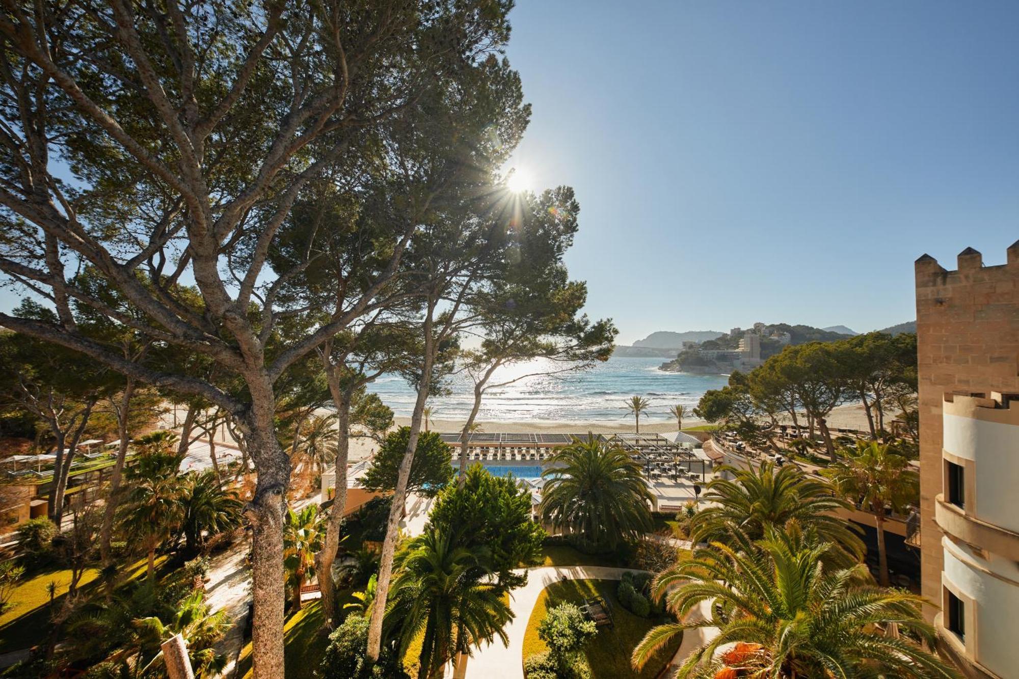 Secrets Mallorca Villamil Resort & Spa - Adults Only Παγκουέρα Εξωτερικό φωτογραφία View of the beach from the hotel